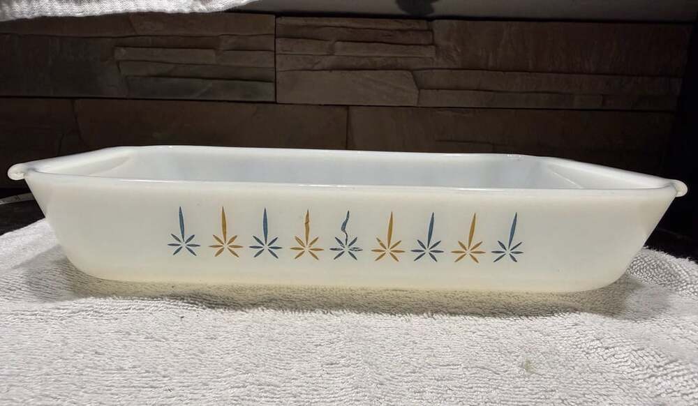 Vintage Fire King Starburst Bake Dish 1.5 Qt
